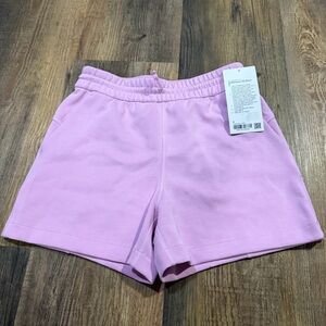 Lululemon softstreme shorts size 6